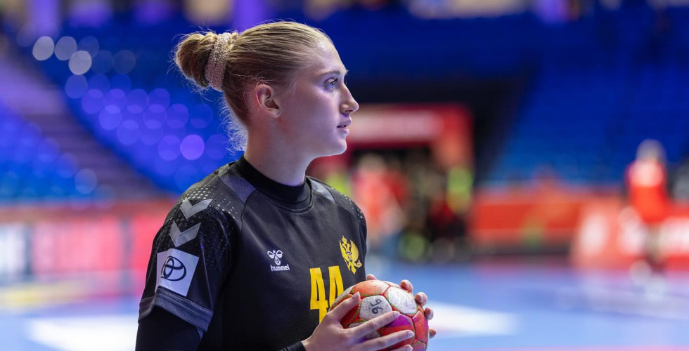 A montenegrói válogatott átlövő, Katarina Džaferović a fedélzeten