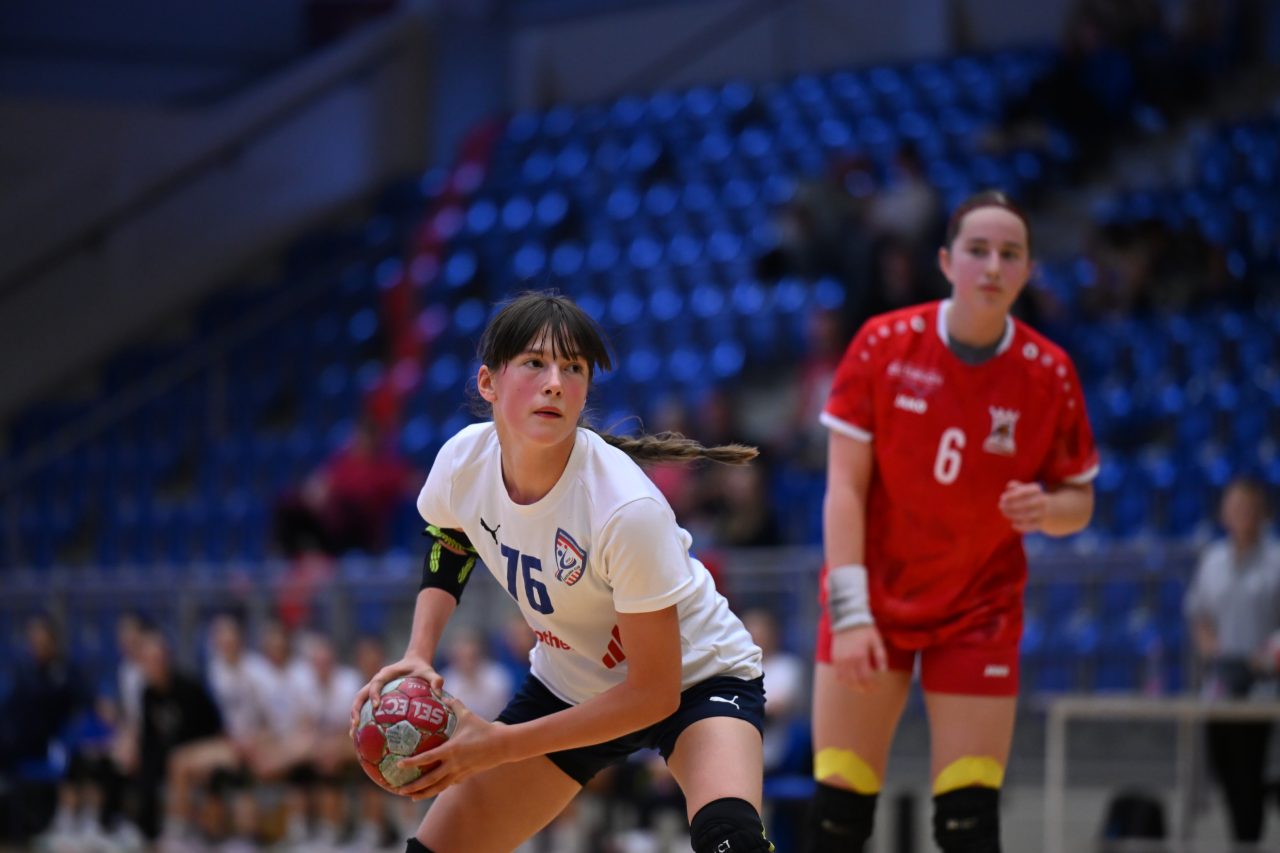 Időntúli hetessel mentett pontot az Esztergom, fölényes U14-es siker Lipóton
